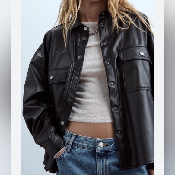 Zara Women's Faux Leather Oversize Cropped Button Down Shirt Black Size Large - Picture 4 of 12